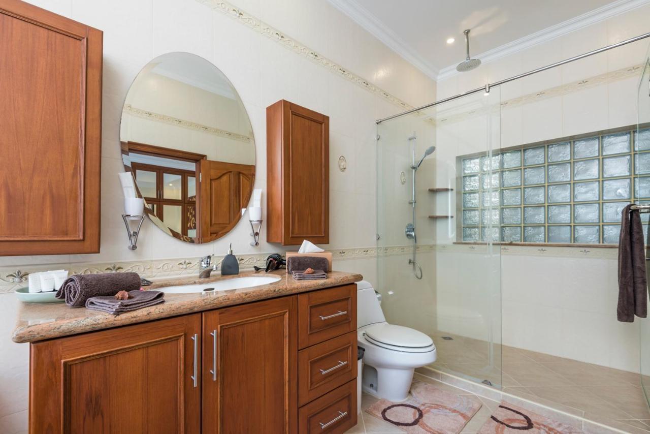 Village Austria Luxury Pool Villas Pattaya Ngoại thất bức ảnh