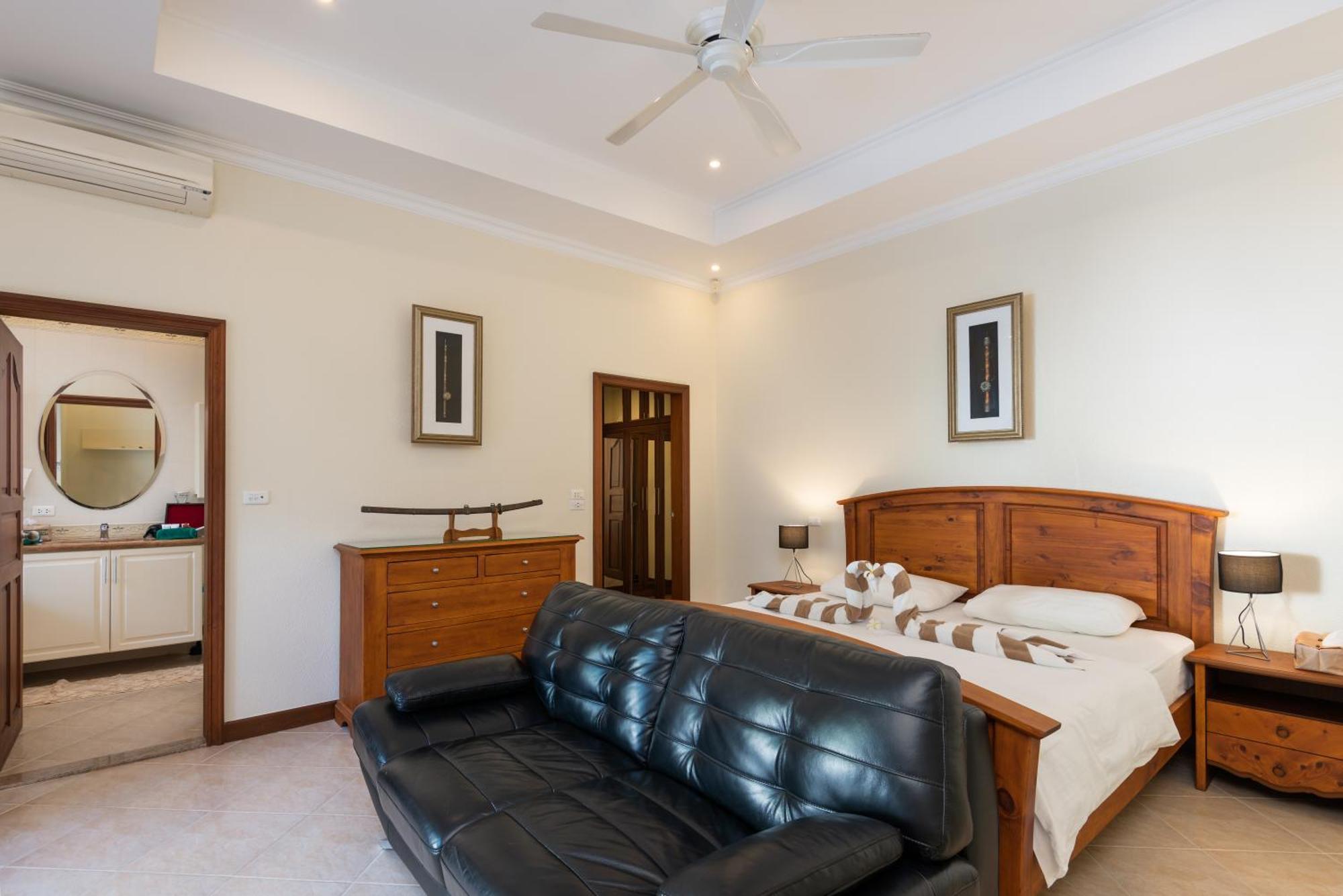 Village Austria Luxury Pool Villas Pattaya Phòng bức ảnh